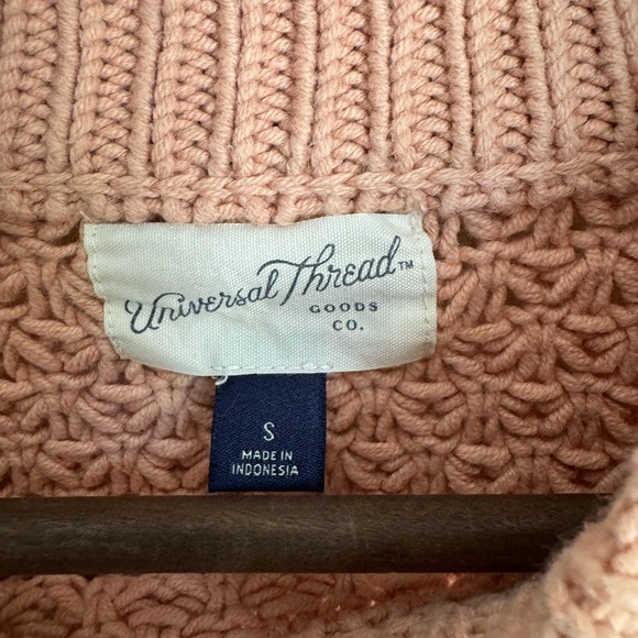 Universal thread women’s small pink waffle knit crewneck pull over sweater - Picture 7 of 10